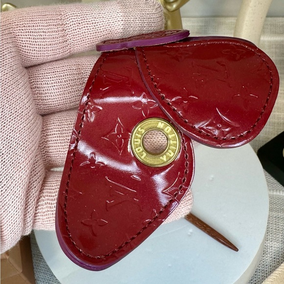 EUC Rare Louis Vuitton Burgundy Monogram Vernis Conte de Fees Butterfly Hair Pin - Picture 11 of 17